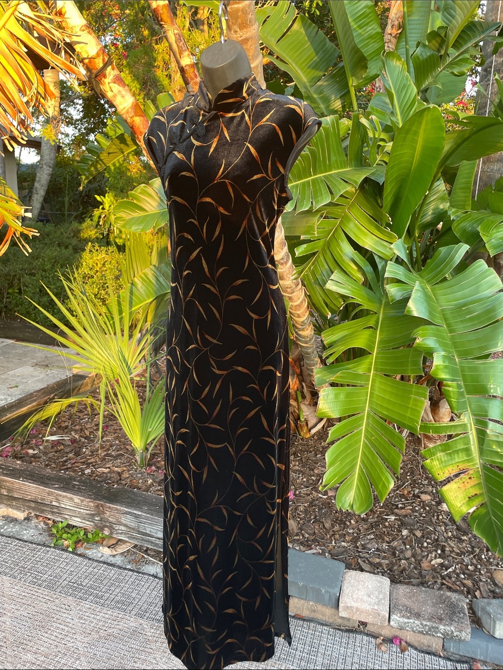 velvet, dark floral sheath dress with side slits Asian inspired - Picture 3 of 9